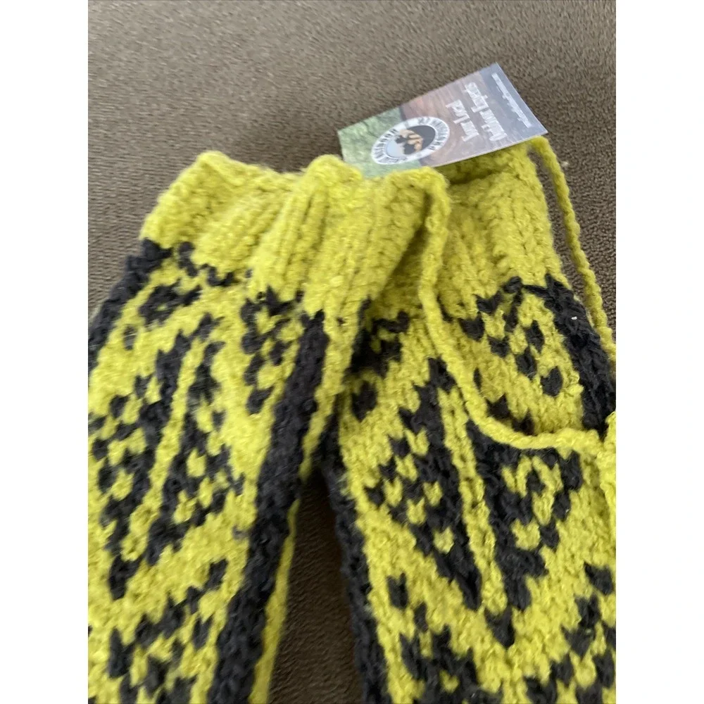 Great Outdoor Provision Co Crochet Knit Short Slipper Socks (TD)